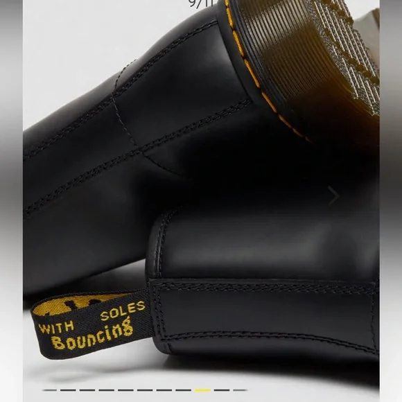 Dr. Martens 1460 Black Smooth Leather Combat Boot - Size Women’s 8, Men’s 7 - Picture 14 of 16